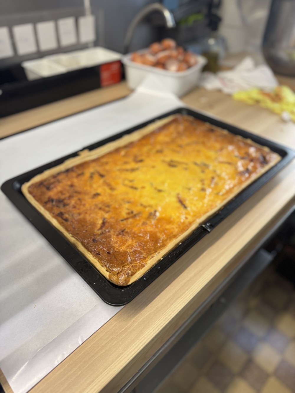 PLANCHE QUICHE LARDONS FROMAGE - Boucherie, Charcuterie à Vorey sur Arzon en Haute-Loire