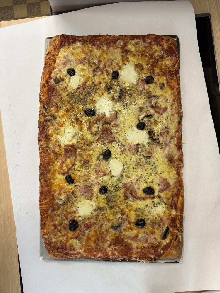 PLAQUE PIZZA JAMBON CHAMPIGNON MOZZARELLA EMMENTAL - Boucherie, Charcuterie à Vorey sur Arzon en Haute-Loire