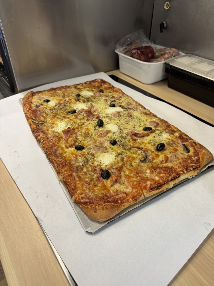 PLAQUE PIZZA JAMBON CHAMPIGNON MOZZARELLA EMMENTAL - La Boucherie de l'Arzon